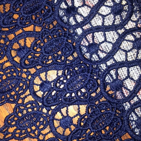 Size S Patterned Top - Picture 4 of 6